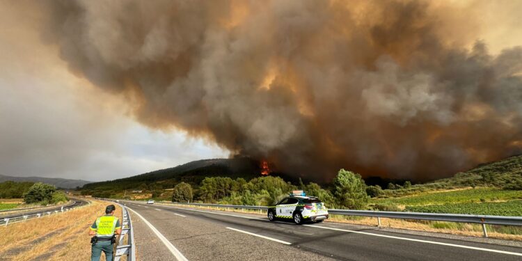 Restablecida la circulación de trenes en Galicia bloqueados por los incendios