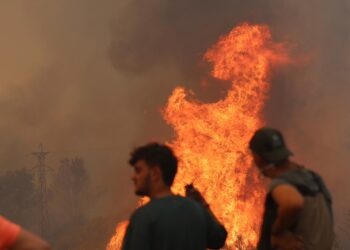 Rabia, dolor e impotencia ante los mayores incendios de la historia de Galicia: «No podemos más»