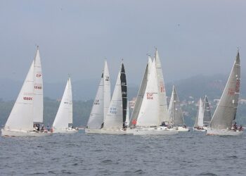 El Urbapaz se alza con la Regata Rías Baixas y frustra el noveno título del Aceites Abril
