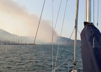 La Xunta activa el nivel 2 de emergencia en Vilaboa por un incendio que amenaza casas