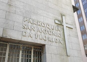 San Antonio da Florida se vuelca con los incendios de Ourense