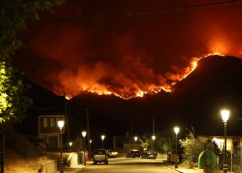 Galicia logra avances favorables frente a los incendios: cuatro estabilizados