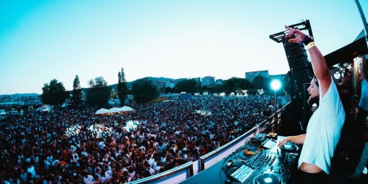 Doce deejays aseguran el ritmo imparable de Galicia Fest