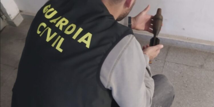 Localizan una granada de mortero de la Guerra Civil en una vivienda de A Estrada