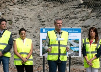 La Xunta activa 16 oficinas para asesorar a los afectados por los incendios