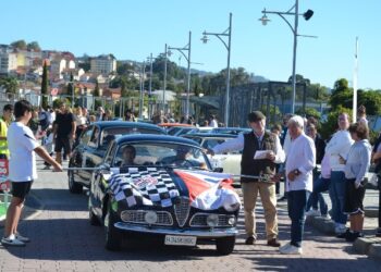 El Rally de Coches Clásicos de Vigo regresa como un desfile de elegancia y nostalgia