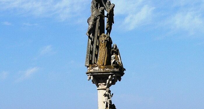 Un vecino de Vigo investigado por destruir parte del Cruceiro de O Hío