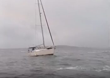 Un velero a la deriva tras un nuevo ataque de orcas cerca de Ons