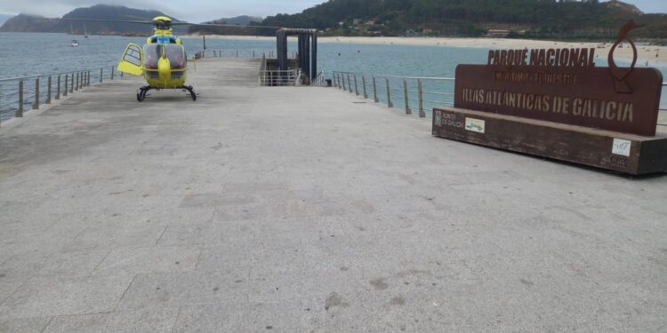 Evacúan de forma urgente de las islas Cíes a una mujer con graves problemas respiratorios