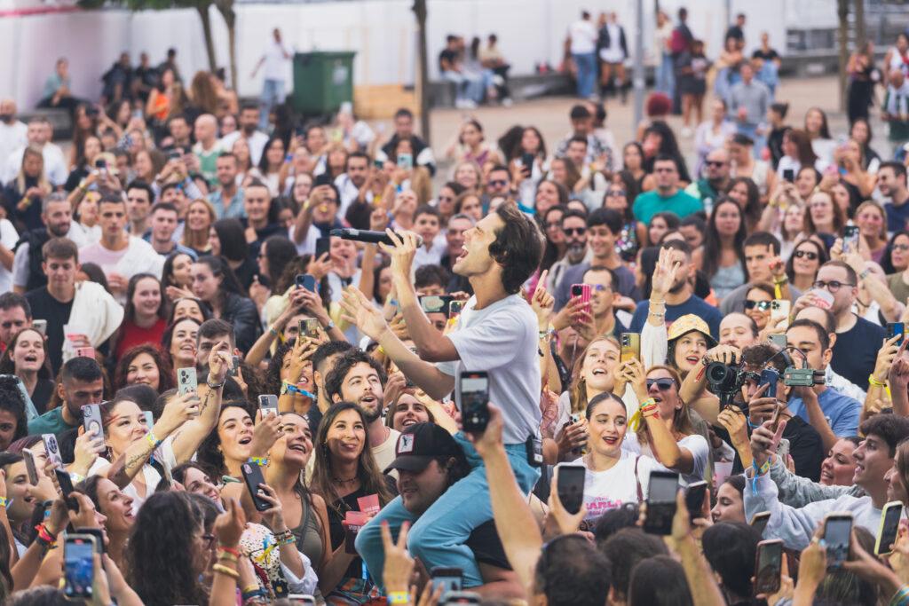 Larga vida al Galicia Fest: 13.000 personas bajo el sol, la lluvia y la magia de Vigo