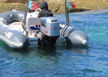 Pillan a dos portugueses con una lancha pescando de forma ilegal en aguas del Parque Nacional