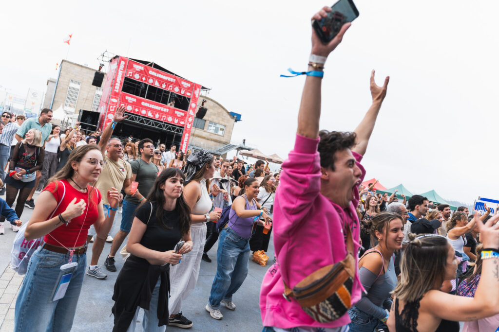 Larga vida al Galicia Fest: 13.000 personas bajo el sol, la lluvia y la magia de Vigo
