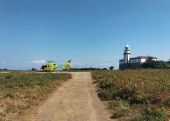 Evacuado de urgencia un visitante de la isla de Ons