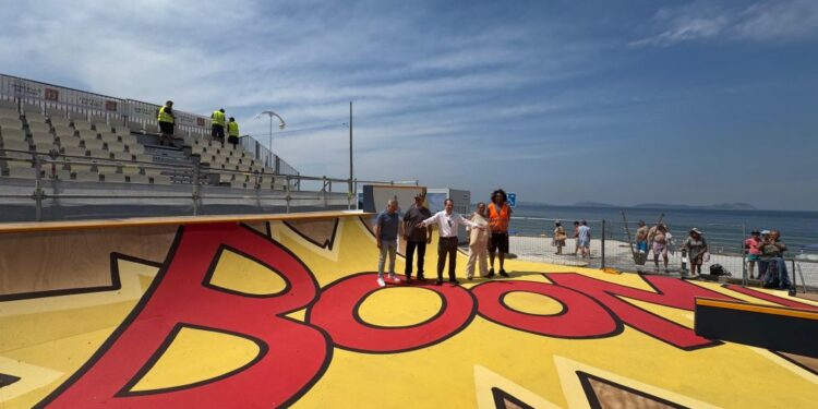 Tras las quejas de los usuarios de Samil, Caballero presume de financiar O Marisquiño con 1,3 millones