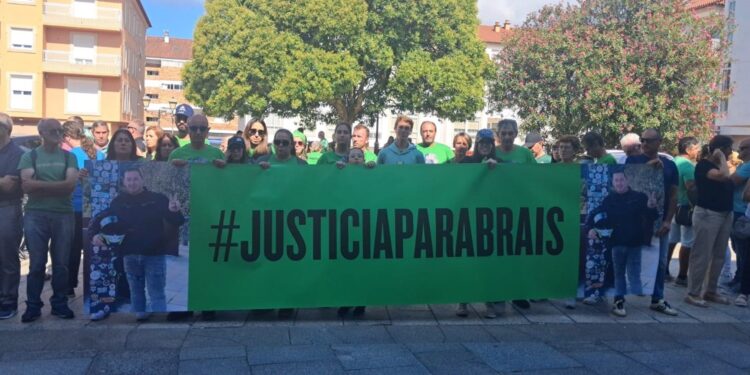 Concentración para rechazar la puesta en libertad del conductor que arrolló mortalmente a un motorista en O Rosal