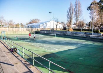 El «vergonzoso estado» de las pistas de Samil obliga a trasladar el torneo internacional de tenis al Mercantil