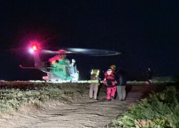 Evacúan de madrugada a un hombre de 82 años de Ons con contusiones y un golpe en la cabeza