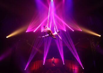 La magia del circo reside en Praia América