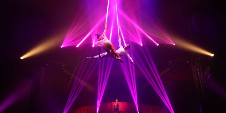 La magia del circo reside en Praia América