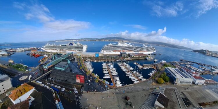 Más de 9.500 cruceristas invaden las calles de Vigo para dar la bienvenida a septiembre