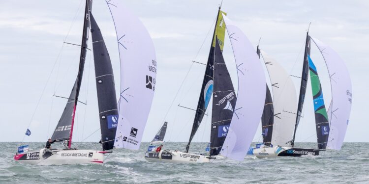 Los 35 marineros más audaces del planeta llegan al puerto de Vigo tras la batalla en alta mar
