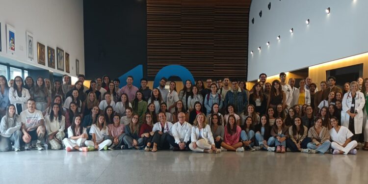 Revulsivo para los hospitales de Vigo: llegan 100 estudiantes para rotar en 35 servicios