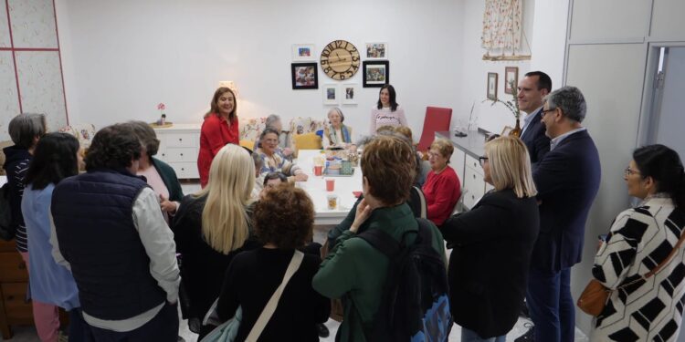 El PP exige a Abel Caballero un plan estratégico para combatir la soledad de los mayores