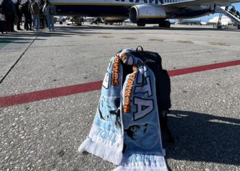 La marea celeste invade Stuttgart