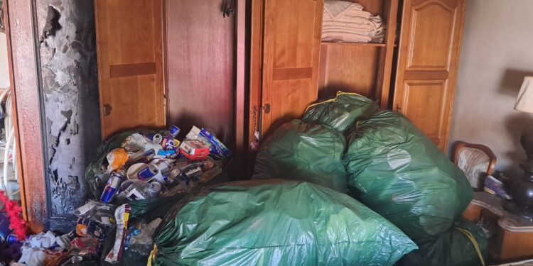 Detenido el inquilino de un piso en Vigo tras ser rescatado por los bomberos de un incendio que él mismo provocó