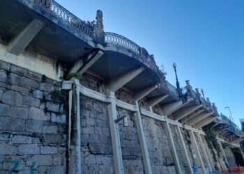 Vigo inicia (al fin) la reforma del voladizo del Paseo de Alfonso tras seis años vallado