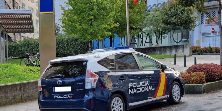 Detenido un conductor kamikaze, sin carnet y positivo en cocaína circulando en un coche robado por Vigo