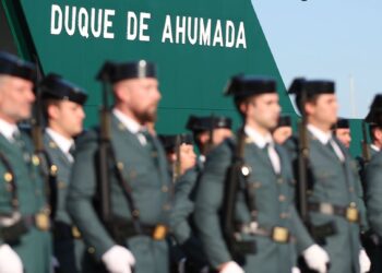 Puertas abiertas en el Duque de Ahumada antes de que abandone Vigo con destino al sur