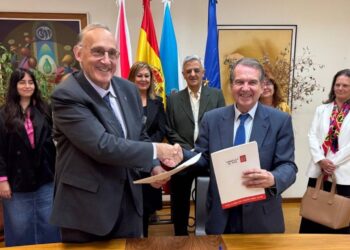 Concello y UVigo firman un convenio para trabajar en la candidatura de Cíes a Geoparque de la Unesco