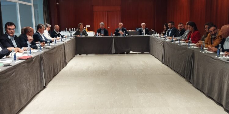 Empresarios reclaman al Gobierno el rescate de la AP-9 y piden reunirse con el ministro Puente