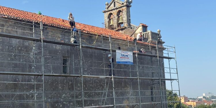 Urbanismo de Vigo ordena paralizar unas obras sin licencia en la iglesia de Cabral