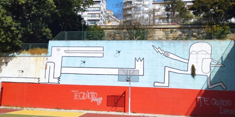 «Los grafitis vandálicos ensucian Vigo y Caballero parece que no se lo toma en serio»