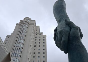 Piden más de 4 años de cárcel por masturbarse frente a una menor en una calle de Vigo y tocarla
