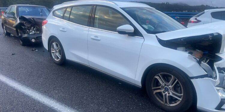 Importantes retenciones en la entrada a Vigo tras una colisión múltiple