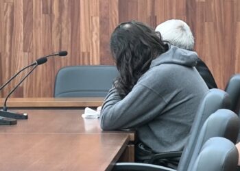 El acusado de matar a su ex pareja delante de sus hijos en Baiona rechaza un acuerdo y renuncia a su abogado