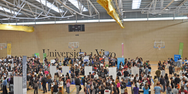 Más de 2.000 estudiantes conocen ya la UVigo antes de arrancar el curso universitario