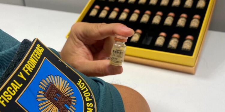 Detectan en Peinador a un ciudadano chino con 30 dosis de bilis de oso liofilizada