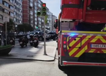 Dos personas intoxicadas por humo a causa de un incendio en una cafetería de Vigo