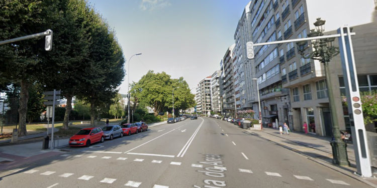 Arrestado tras orinar en una calle de Vigo y comprobar que tenía en vigor una orden de detención