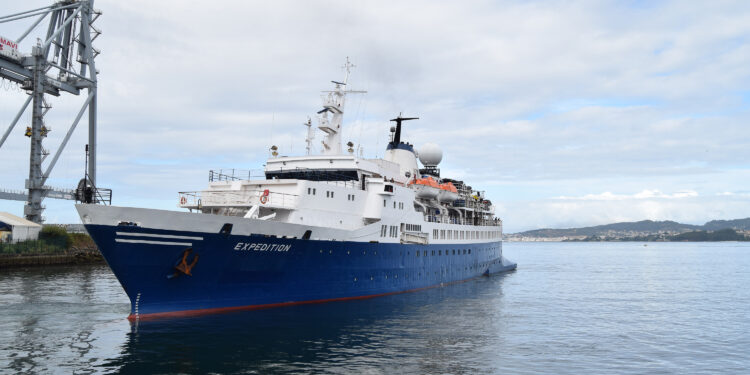 Doble hito en un astillero de Vigo: bota un catamarán y entrega un buque para la Antártida