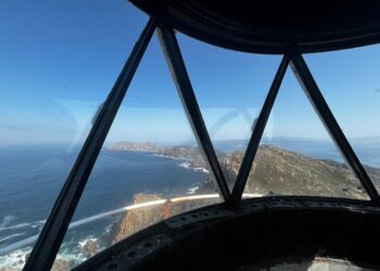 Tres empresas optan a ejecutar la obra más compleja (y vistosa) del faro de Cíes
