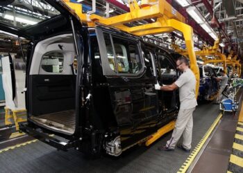 Alerta en Vigo por la producción de furgonetas de Stellantis en Turquía