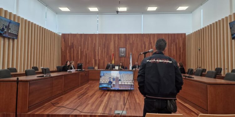 Un ladrón reincidente acepta 4 años de cárcel por entrar a robar en tres casas en Vigo