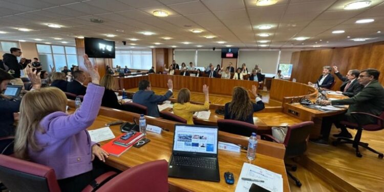 Se hace realidad la subida del 4% de los impuestos municipales para 2026: luz verde del Concello de Vigo