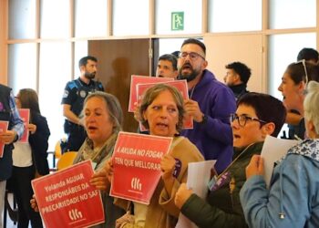 Desalojan a trabajadoras del SAF del Pleno de Vigo