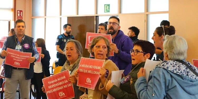 Desalojan a trabajadoras del SAF del Pleno de Vigo